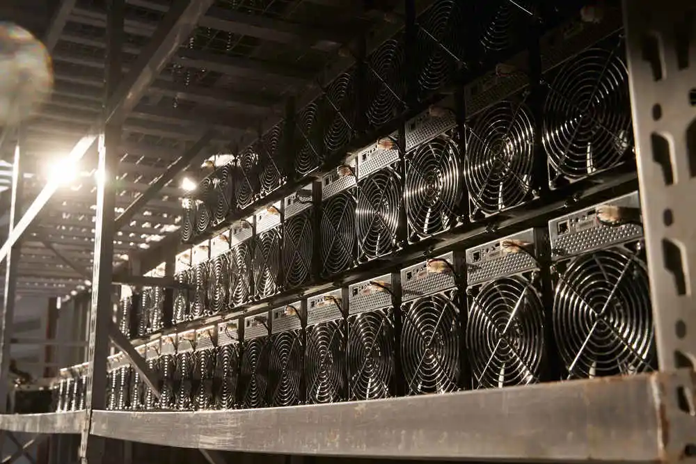 bitcoin-asic-miners-warehouse-mining-equipment