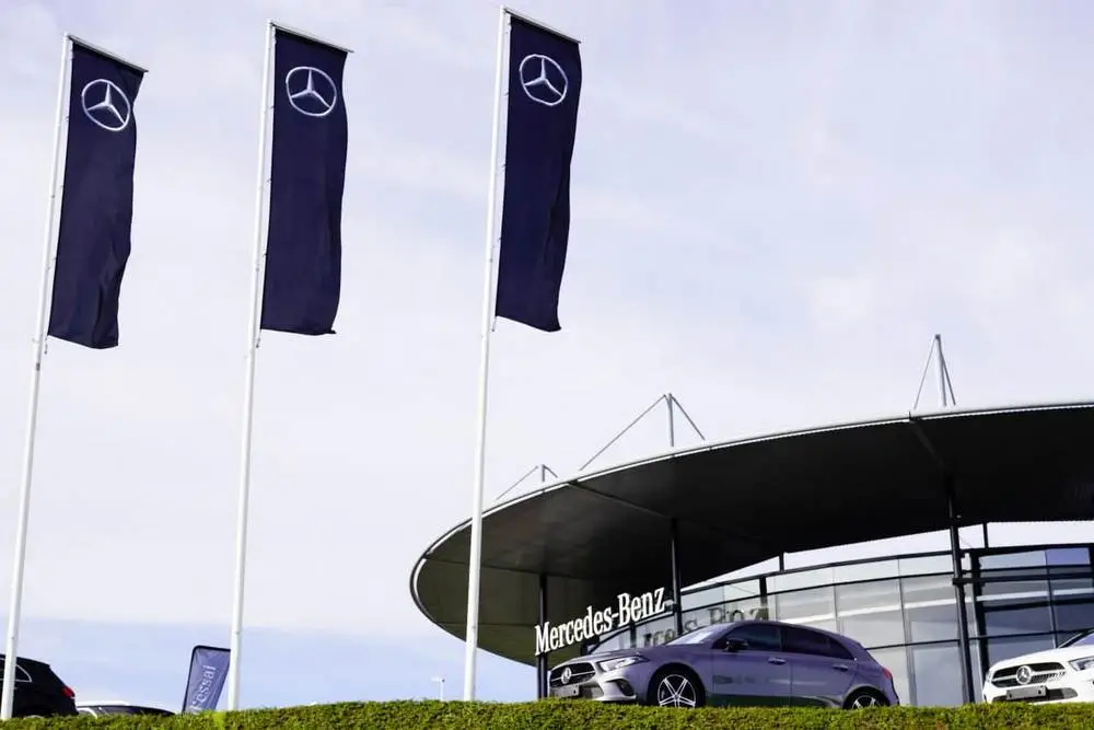 Mercedes-Benz soll Millionenstrafe